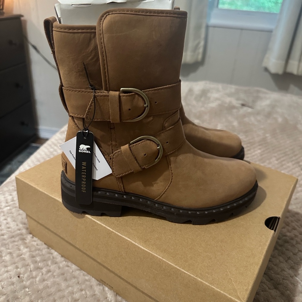 Sorel Women's Tan Moto Boots